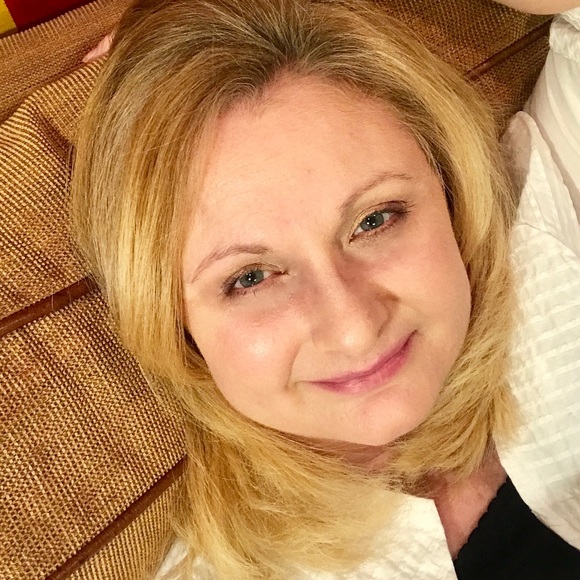 Meet your Posher, Sherry - Picture 2 of 3